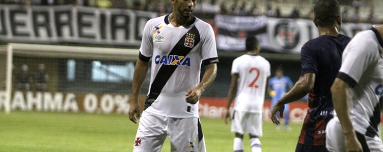 Nenê quer Vasco estreando na Série B com vitória no Maranhão