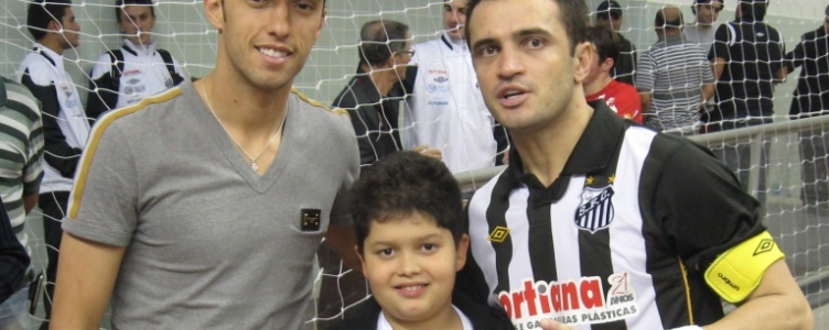 Nenê participa de jogo beneficente de futsal em Jundiaí